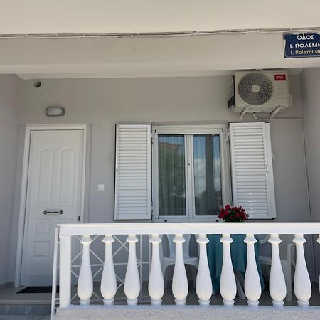 Kyma Luxury Suite Kiáton Exterior foto